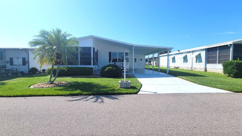 Lake Wales, FL Mobile Home for Sale located at 3527 Tower Overlook Drive Tower Lakes